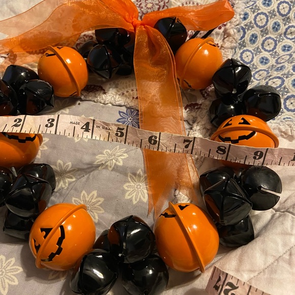 Halloween wreath bells - Picture 3 of 6